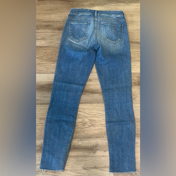 Women's Mother Looker Ankle Fray Jeans in Birds of Paradise Wash - Picture 4 of 6